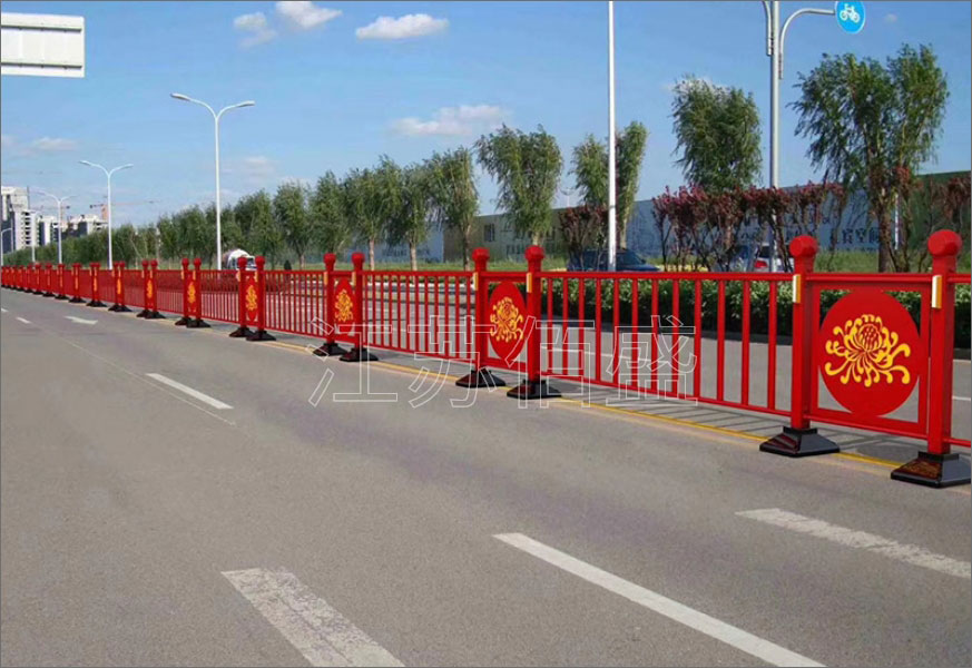 道路護(hù)欄的設(shè)計(jì)應(yīng)考慮哪些因素