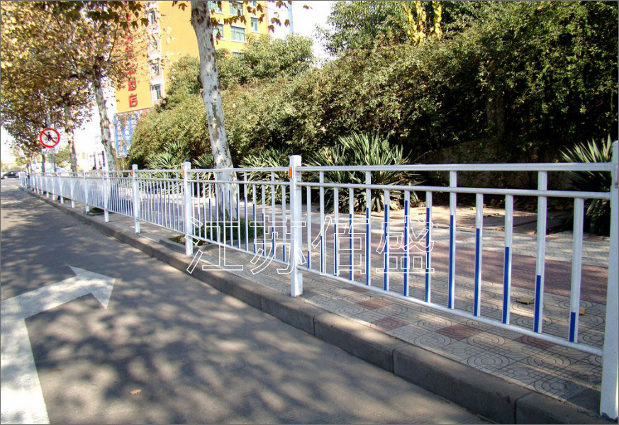 道路護(hù)欄廠家,道路護(hù)欄廠家直銷,道路護(hù)欄安裝