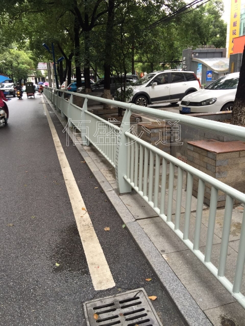 道路護(hù)欄銷售廠家
