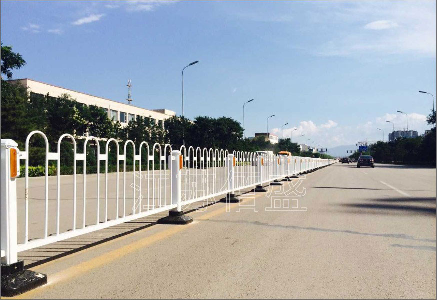 道路護(hù)欄安裝,道路護(hù)欄生產(chǎn)廠家,道路護(hù)欄銷售廠家