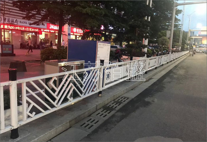 道路市政隔離花箱護(hù)欄的用途